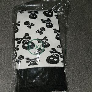 White and black skull knee-high socks